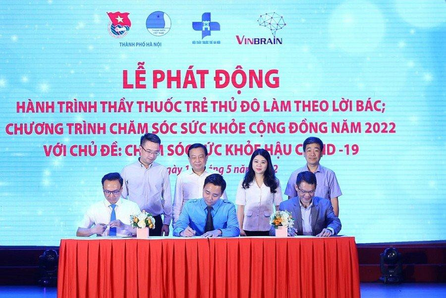 Hành trình “Thầy thuốc trẻ làm theo lời Bác, tình nguyện vì sức khỏe cộng đồng” năm 2022, với chủ đề “Chăm sóc sức khỏe hậu COVID-19: Chạm “AI” - Chạm sức khỏe”.