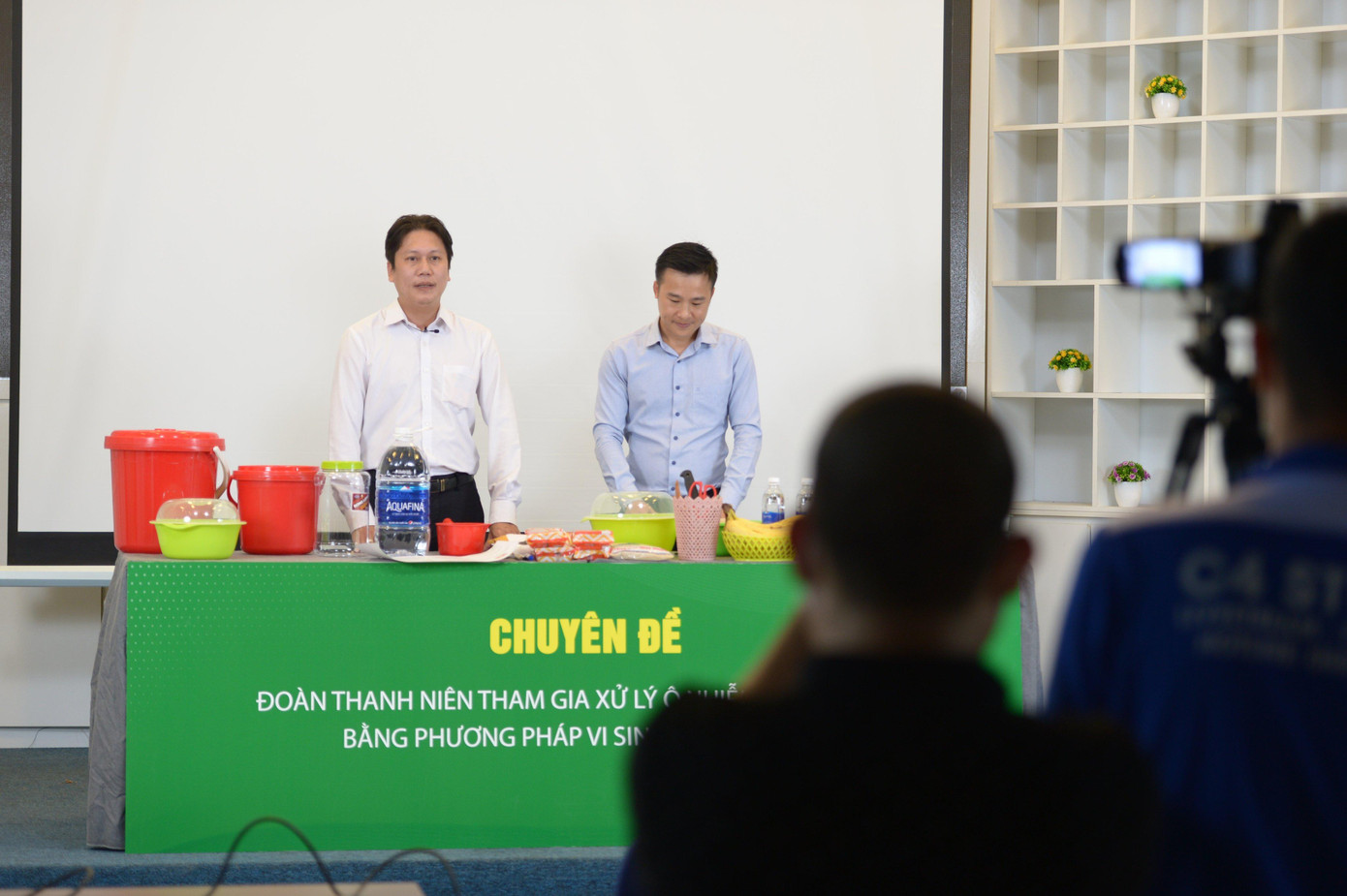 Hội nghị trực tuyến tập huấn kiến thức cho các đội hình thanh niên tình nguyện ứng dụng công nghệ sinh học trong bảo vệ môi trường năm 2021, được diễn ra theo hình thức trực tuyến trên toàn quốc. Hội nghị trực tuyến tập huấn kiến thức cho các đội hình thanh niên tình nguyện ứng dụng công nghệ sinh học trong bảo vệ môi trường năm 2021, được diễn ra theo hình thức trực tuyến trên toàn quốc.