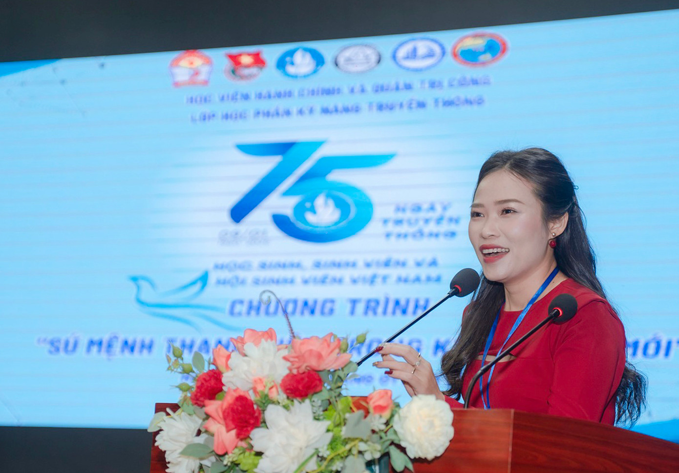 TS Nguyễn Thị Trang - Giảng viên học phần Kỹ năng truyền thông, Học viện Hành chính Quốc gia phát biểu khai mạc chương trình.