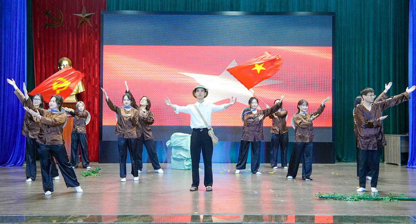 Các phần thi tại chương trình.