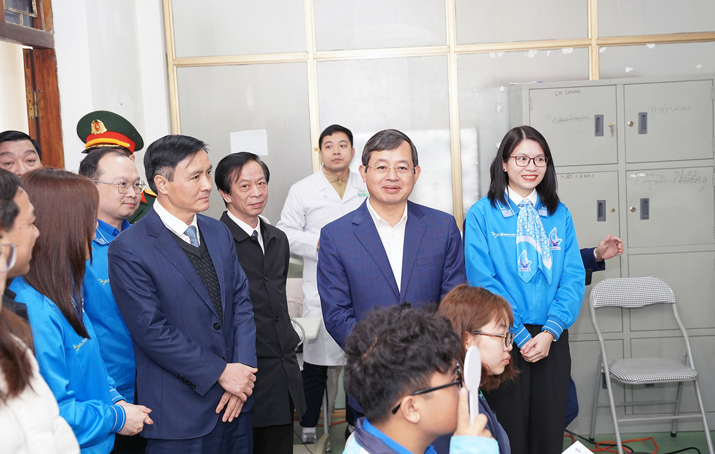 Ban Tổ chức và các khách mời tham gia hoạt động hưởng ứng tại chương trình. Ban Tổ chức và các khách mời tham gia hoạt động hưởng ứng tại chương trình.