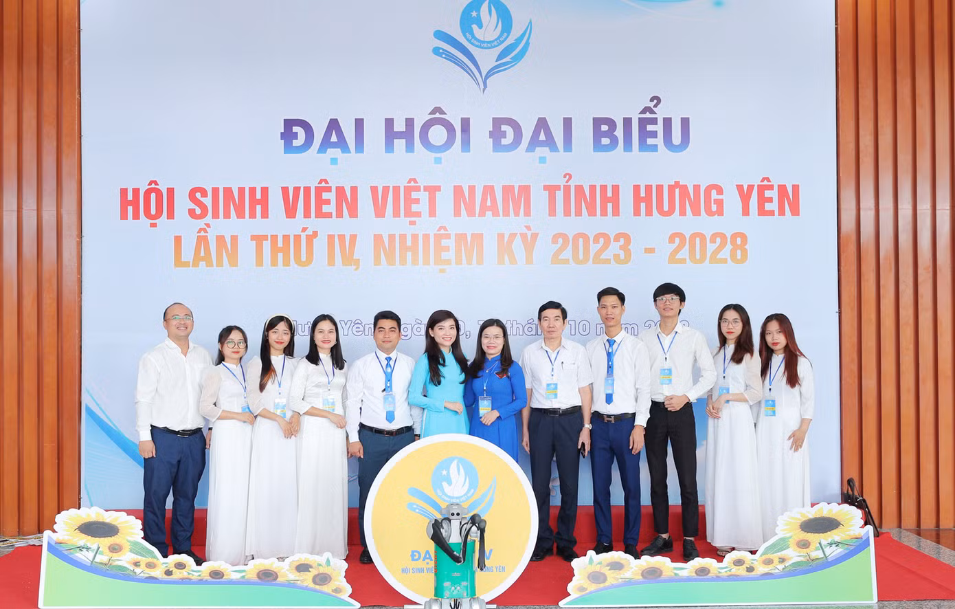 Đại hội Đại biểu Hội Sinh viên tỉnh Hưng Yên với khẩu hiệu sinh viên Hưng Yên ‘Vững bản sắc, xây khát vọng, tự hào tiến bước’.
