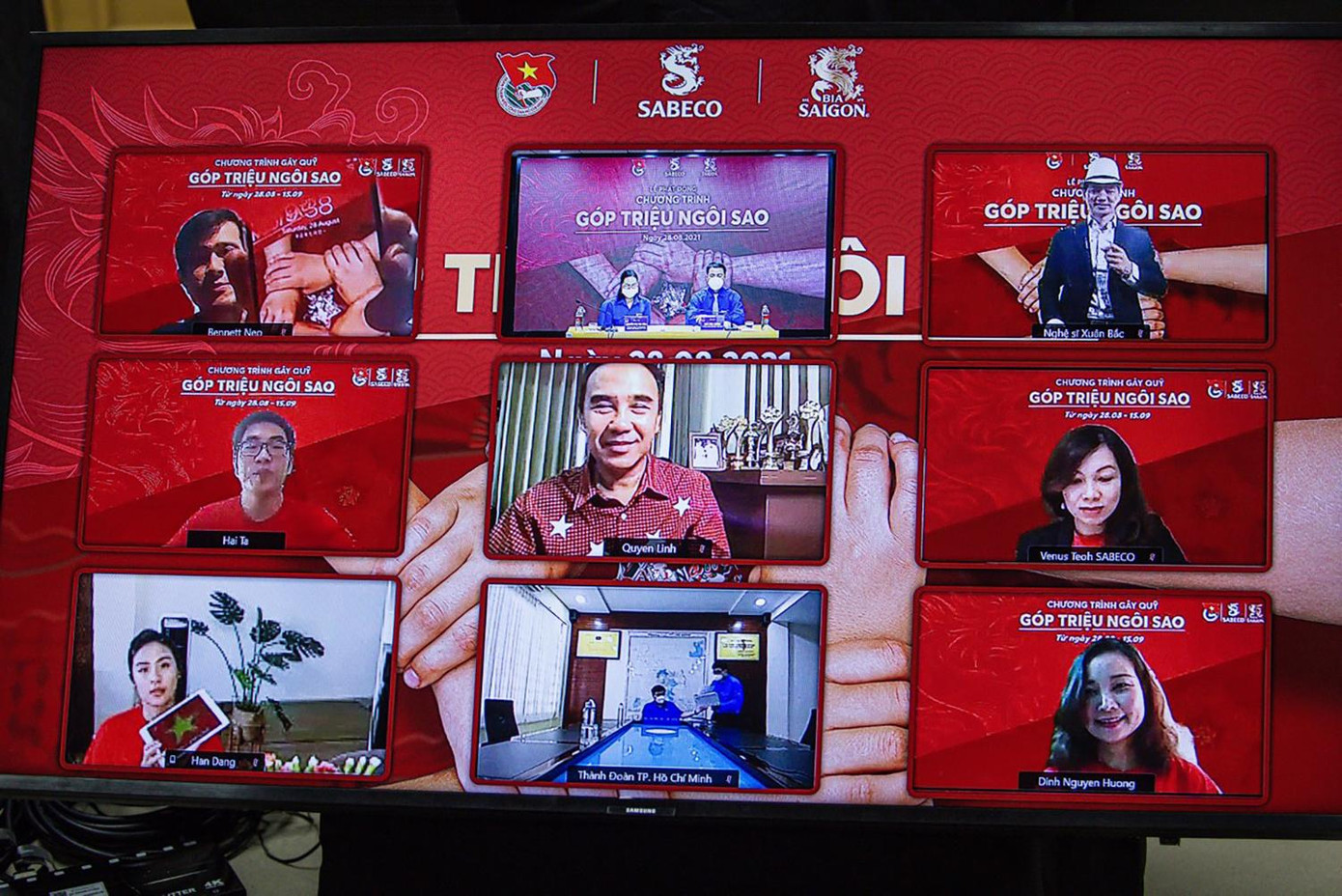 Chiến dịch “Góp triệu ngôi sao” nhằm khích lệ cộng đồng chung tay lan tỏa tinh thần “Đi lên cùng nhau”. Chiến dịch “Góp triệu ngôi sao” nhằm khích lệ cộng đồng chung tay lan tỏa tinh thần “Đi lên cùng nhau”.