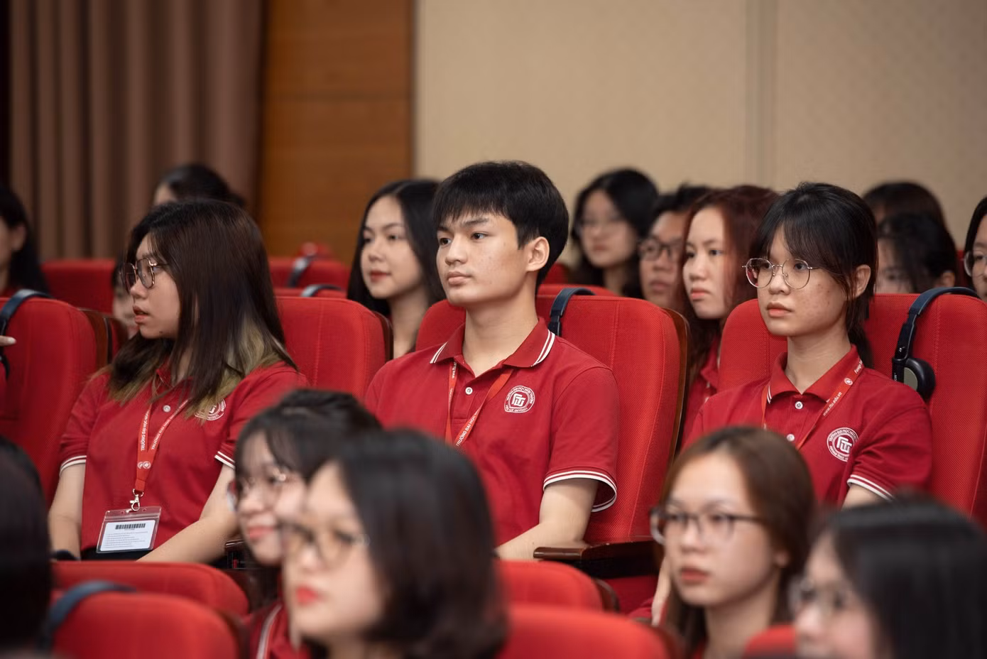 Sinh viên Việt Nam và Campuchia tại buổi giao lưu.