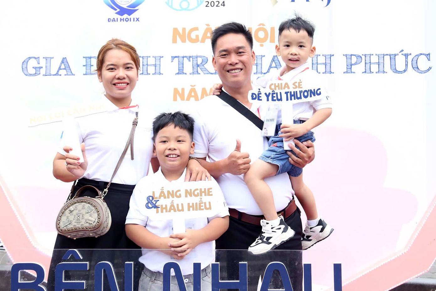 Những gia đình trẻ hạnh phúc được tôn vinh tại chương trình,