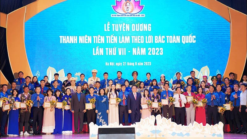 Lãnh đạo Đảng, Nhà nước, trao Danh hiệu 'Thanh niên tiên tiến làm theo lời Bác' toàn quốc lần thứ VII, năm 2023. Lãnh đạo Đảng, Nhà nước, trao Danh hiệu 'Thanh niên tiên tiến làm theo lời Bác' toàn quốc lần thứ VII, năm 2023.