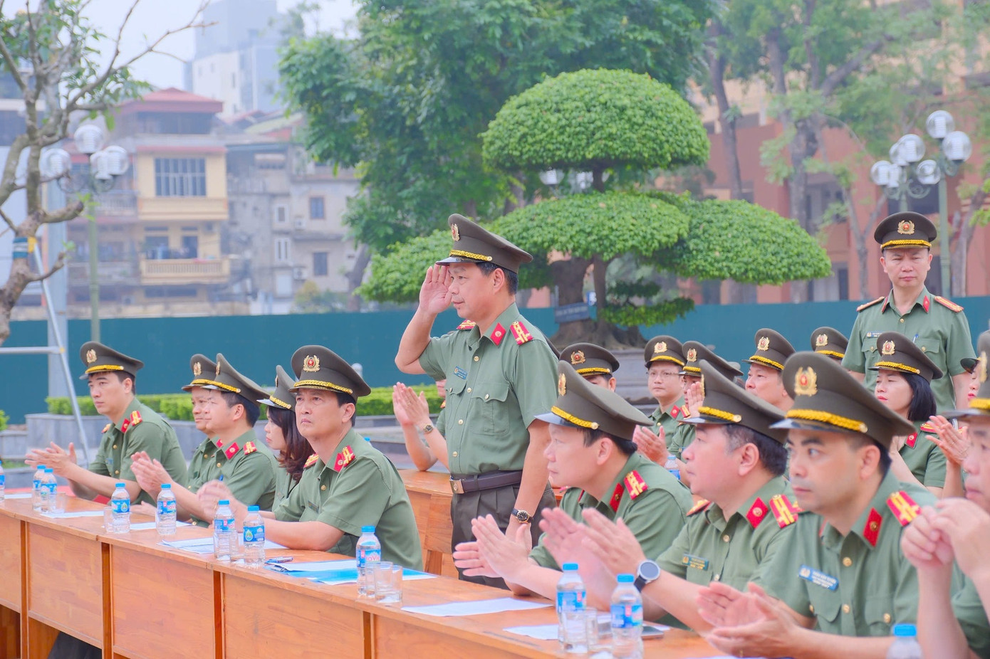 Các đại biểu tham dự lễ xuất quân.