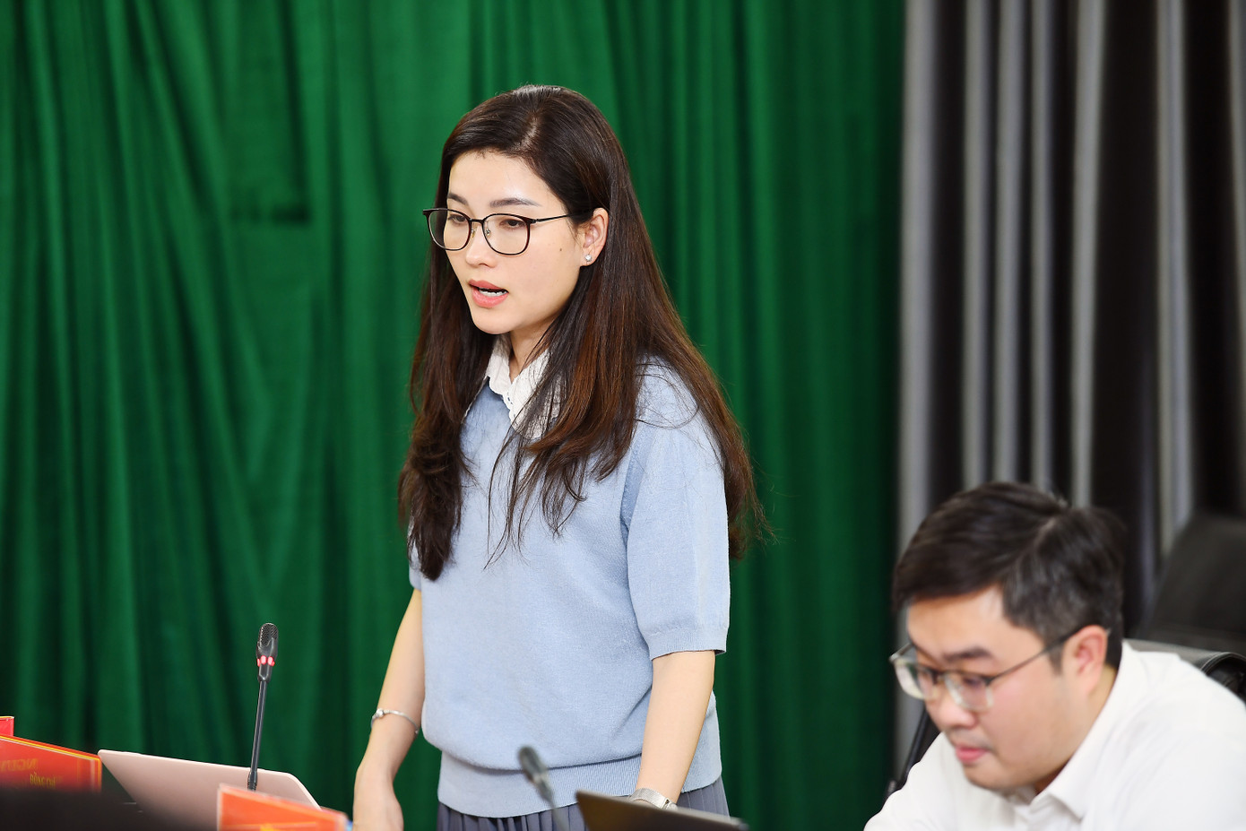 Các đại biểu góp ý kiến tại Hội nghị. Các đại biểu góp ý kiến tại Hội nghị.