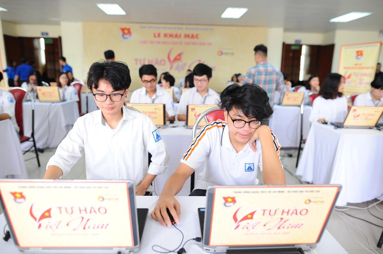 Học sinh tham dự cuộc thi "Tự hào Việt Nam" lần thứ III. Ảnh: DƯƠNG TRIỀU