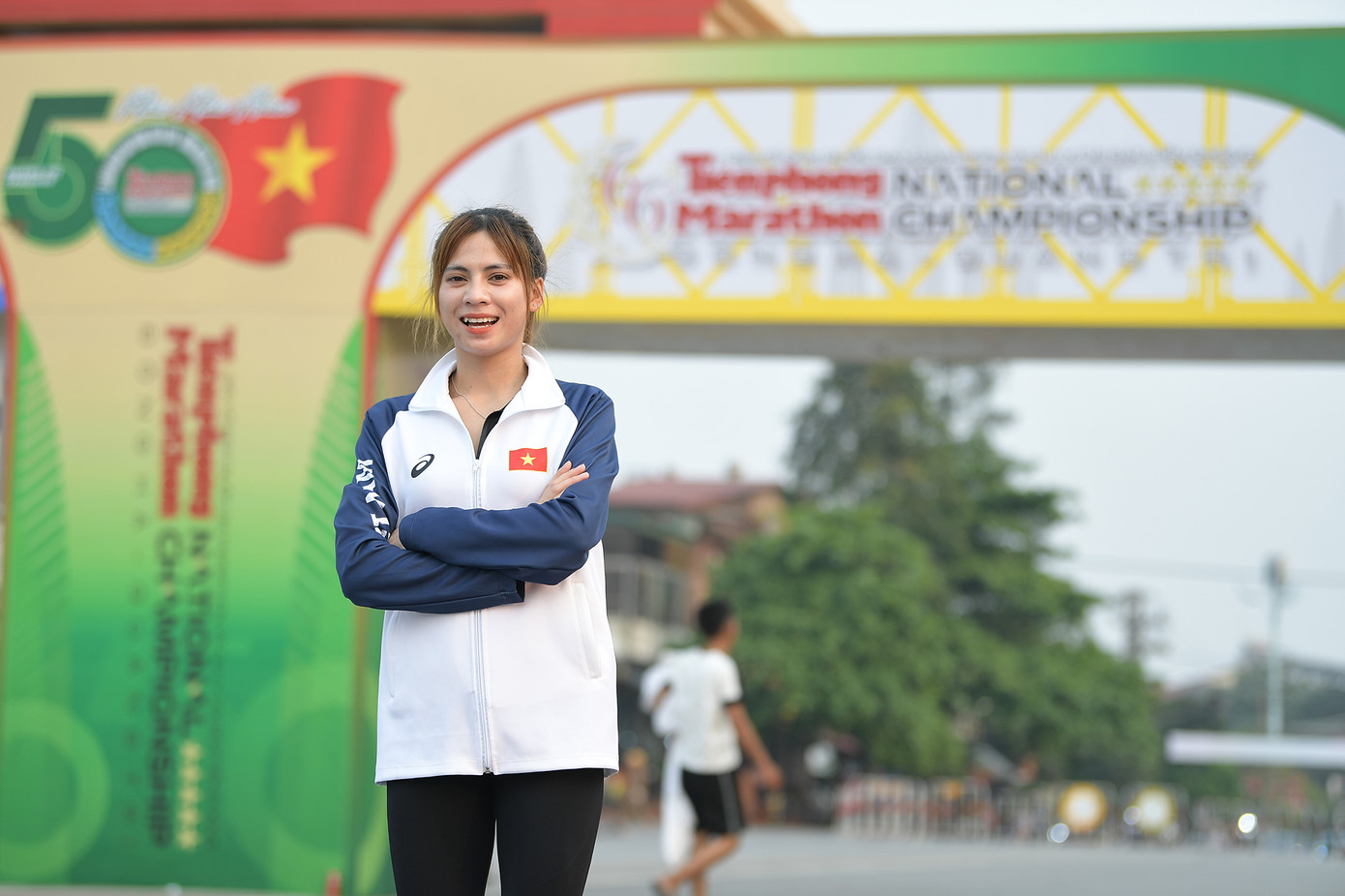 Chị Linh Tây (đội marathon Thái Bình), chia sẻ: "Quảng Trị có thời tiết khá nắng nhưng mát mẻ vào sáng sớm, rất thích hợp cho chạy bộ. Chúng tôi đã tập luyện trên một số cung đường chính của giải để làm quen với địa hình. Các vận động viên đều có tinh thần rất tốt và sẵn sàng cho ngày thi đấu".