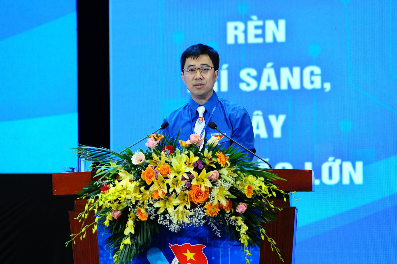 Anh Bùi Hoàng Tùng - Bí thư Đoàn khối các Cơ quan T.Ư khoá III, phát biểu khai mạc Đại hội. Ảnh: MINH ĐỨC