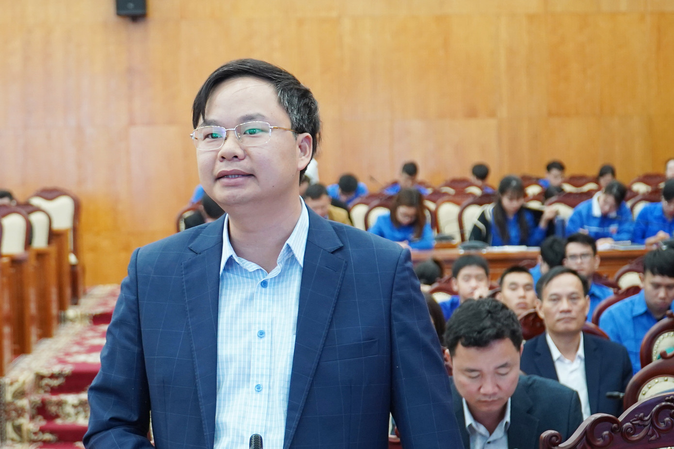 Lãnh đạo các sở, ngành trả lời các vấn đề được đặt ra trong Hội nghị. Lãnh đạo các sở, ngành trả lời các vấn đề được đặt ra trong Hội nghị.