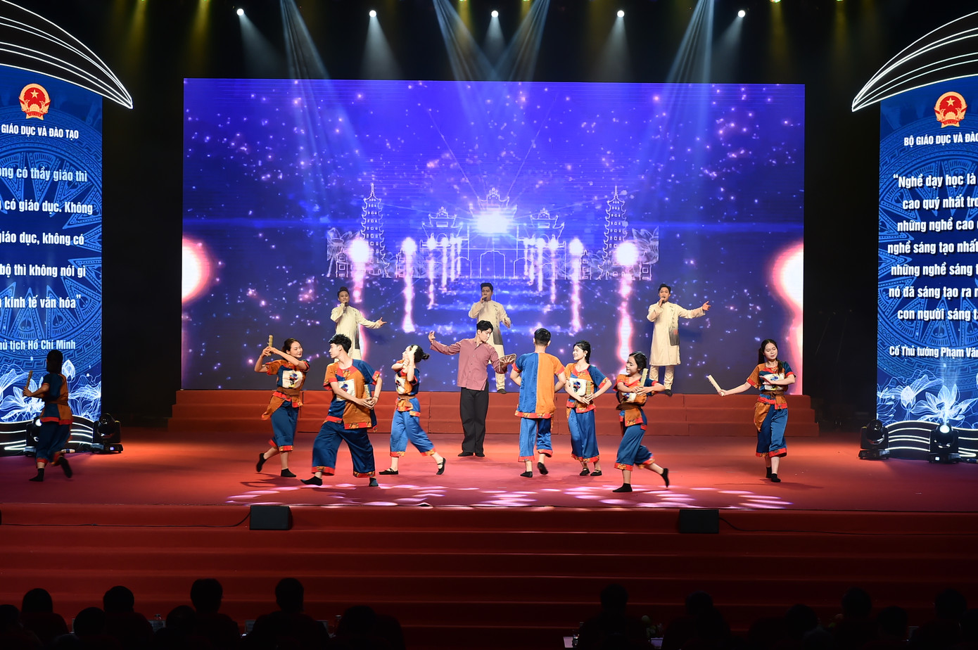 Khắc hoạ lại hình ảnh các Nhà giáo tiêu biểu năm 2024. Khắc hoạ lại hình ảnh các Nhà giáo tiêu biểu năm 2024.