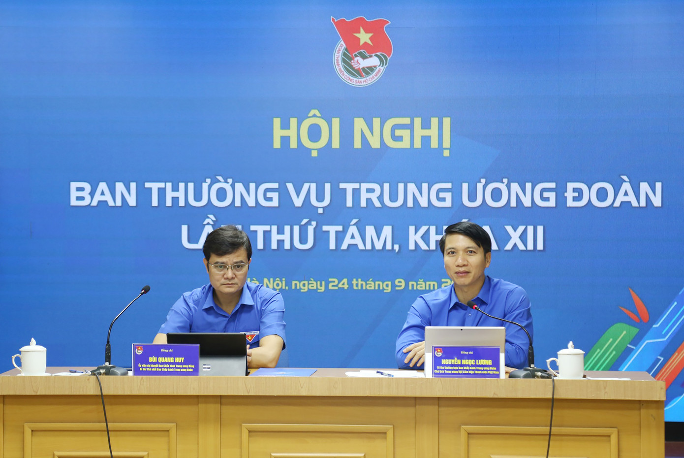 Anh Bùi Quang Huy - Bí thư thứ nhất T.Ư Đoàn và anh Nguyễn Ngọc Lương - Bí thư thường trực T.Ư Đoàn chủ trì Hội nghị.