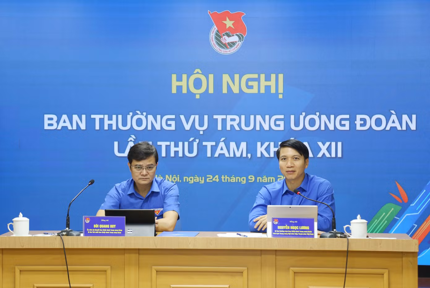 Anh Bùi Quang Huy - Bí thư thứ nhất T.Ư Đoàn và anh Nguyễn Ngọc Lương - Bí thư thường trực T.Ư Đoàn chủ trì Hội nghị.