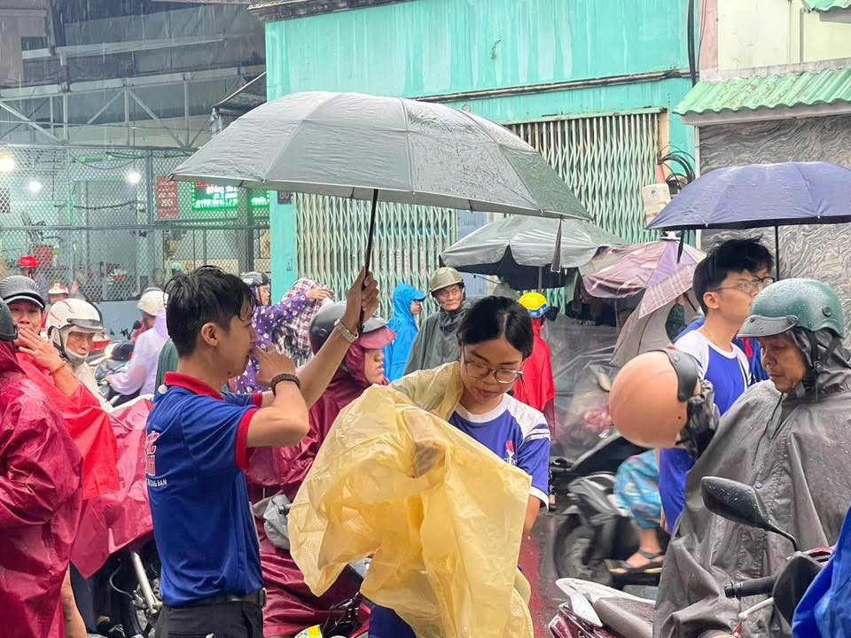 Chiến sĩ áo xanh và những dấu ấn 'Tiếp sức mùa thi' 2025. Ảnh: Hội Sinh viên Chiến sĩ áo xanh và những dấu ấn 'Tiếp sức mùa thi' 2025. Ảnh: Hội Sinh viên