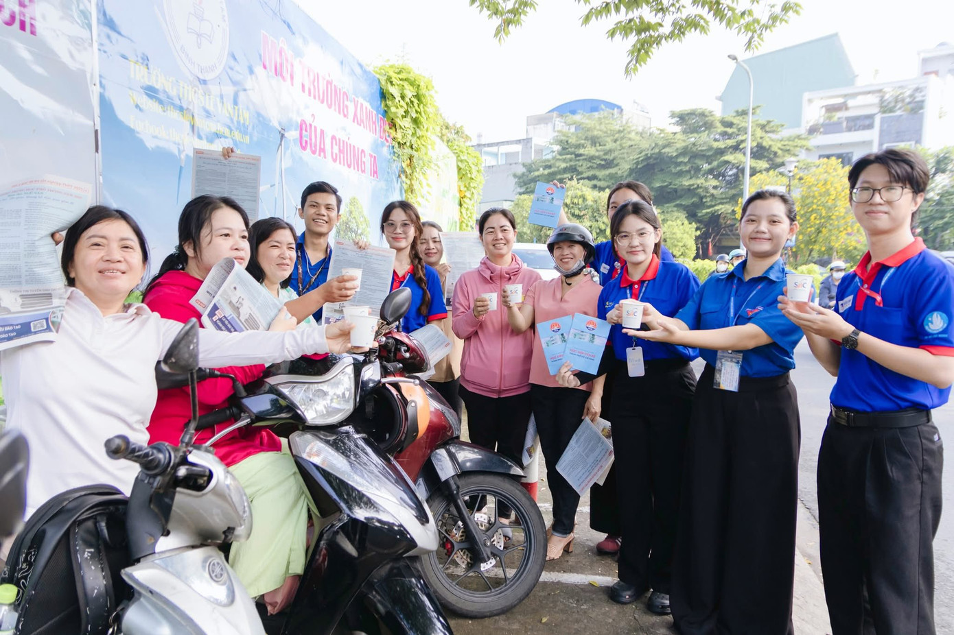 Chiến sĩ áo xanh và những dấu ấn 'Tiếp sức mùa thi' 2025. Ảnh: Hội Sinh viên Chiến sĩ áo xanh và những dấu ấn 'Tiếp sức mùa thi' 2025. Ảnh: Hội Sinh viên
