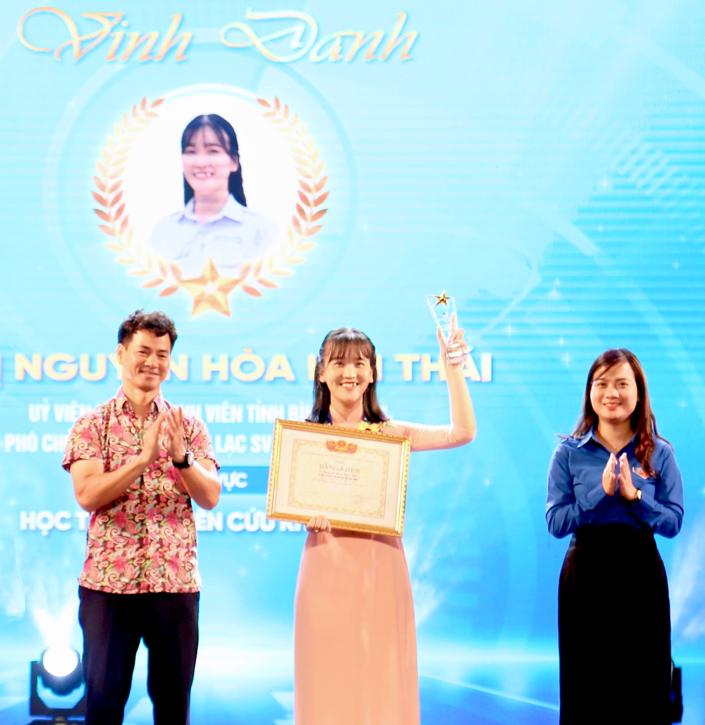 Kim Thái nhận Giải thưởng 'Thanh niên sống đẹp 2024', do T.Ư Hội LHTN Việt Nam trao tặng. Kim Thái nhận Giải thưởng 'Thanh niên sống đẹp 2024', do T.Ư Hội LHTN Việt Nam trao tặng.