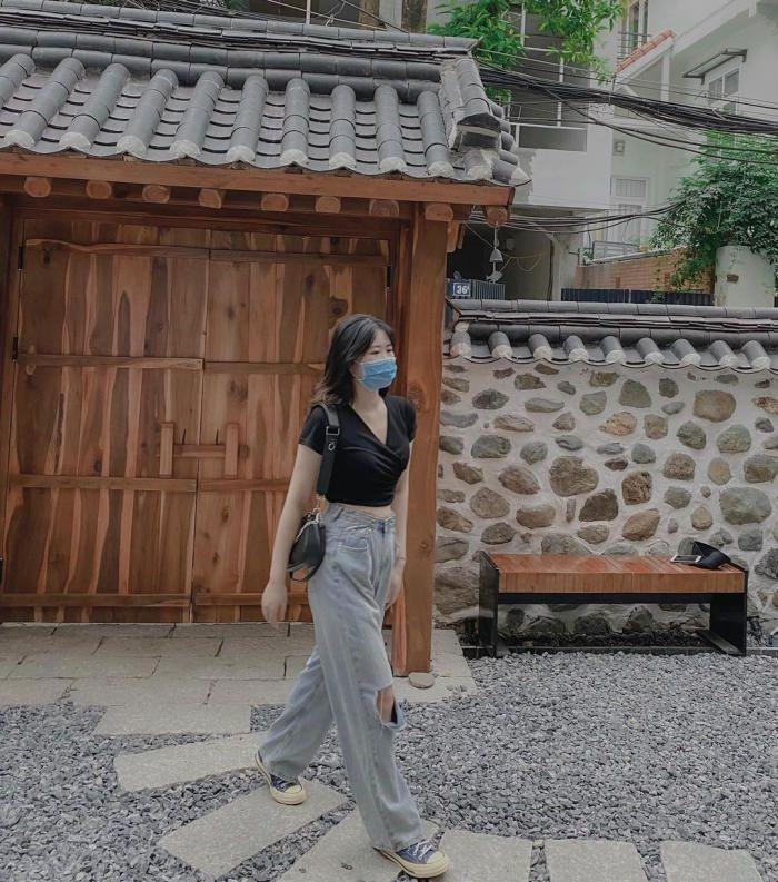 Bạn có thể chọn những outfit nhẹ nhàng, đơn giản để có được những bức ảnh hoàn hảo nhất. Bạn có thể chọn những outfit nhẹ nhàng, đơn giản để có được những bức ảnh hoàn hảo nhất.