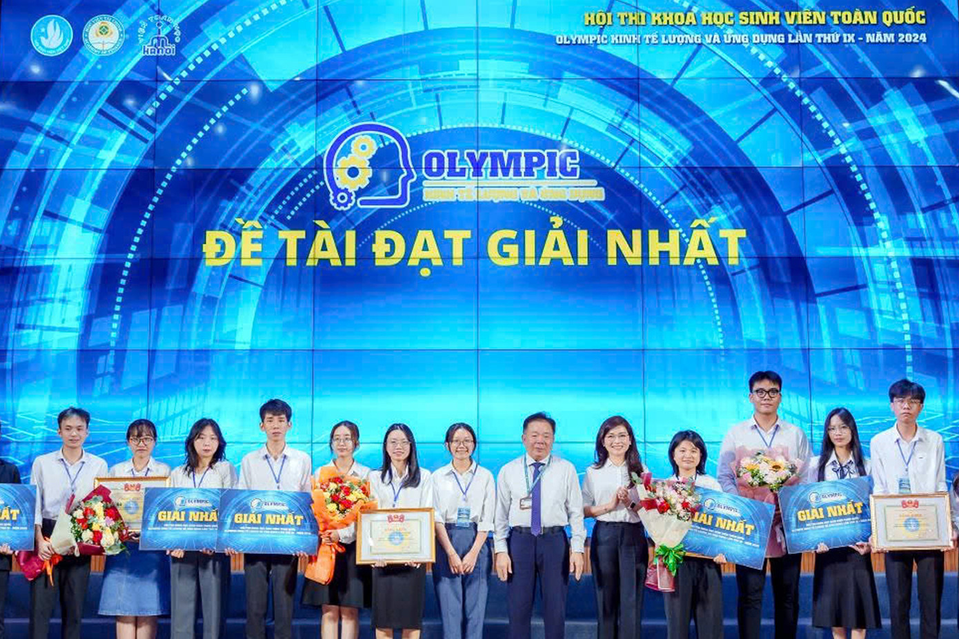 Olympic Kinh tế lượng và Ứng dụng 2025: Mùa thi thứ 10 bứt phá cả chất và lượng. Olympic Kinh tế lượng và Ứng dụng 2025: Mùa thi thứ 10 bứt phá cả chất và lượng.