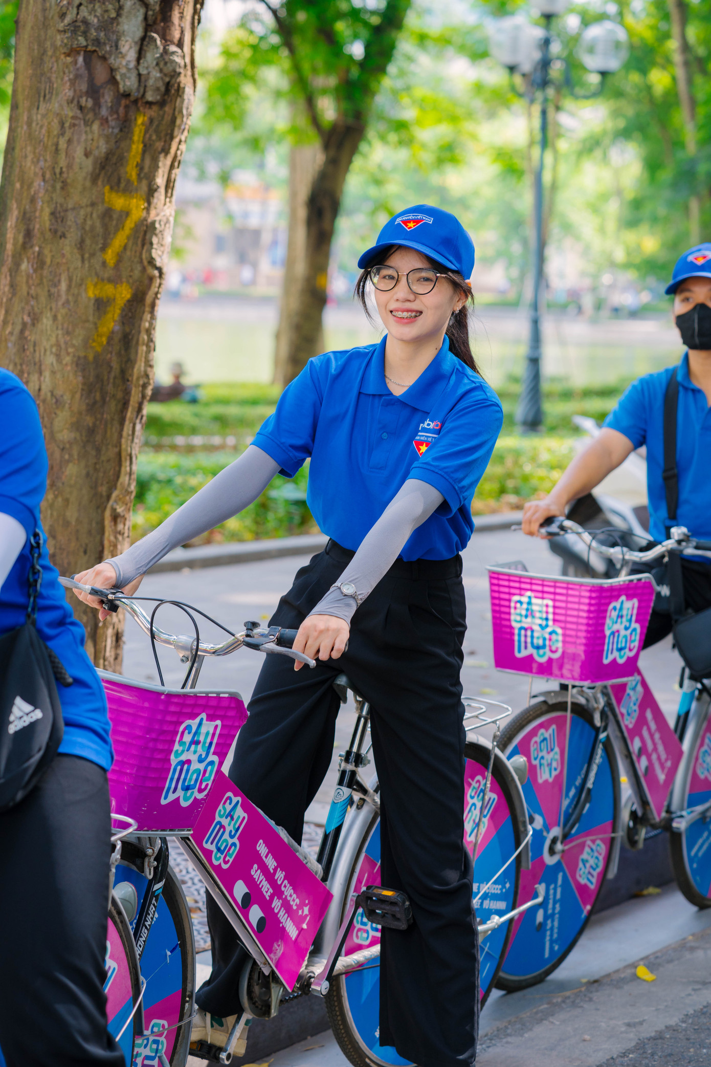 Thường xuyên tham gia các hoạt động xã hội là việc làm của Gen Z. Thường xuyên tham gia các hoạt động xã hội là việc làm của Gen Z.