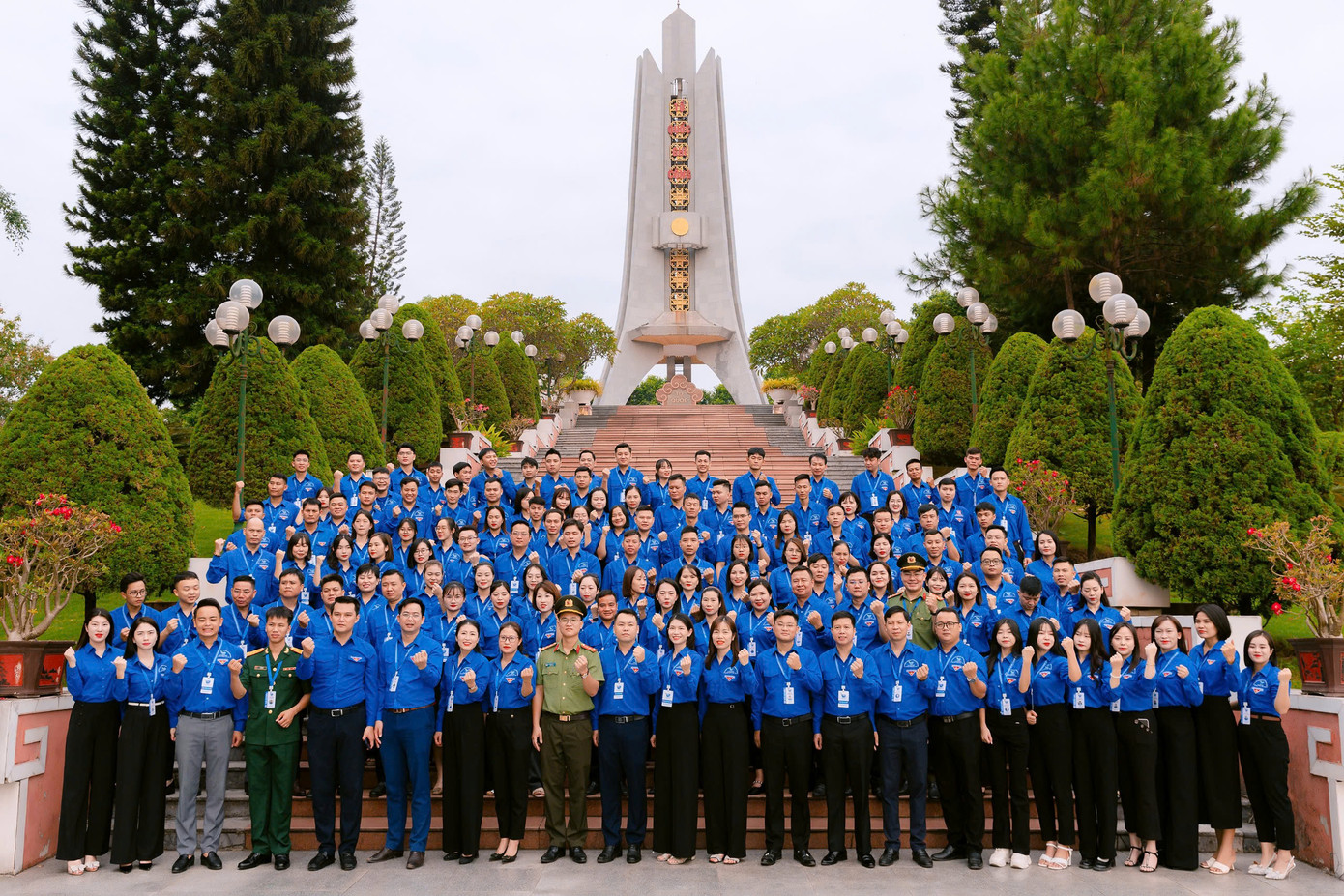 Thanh niên Thái Nguyên dâng hương tưởng nhớ anh hùng liệt sĩ, hướng tới Đại hội Hội LHTN tỉnh.