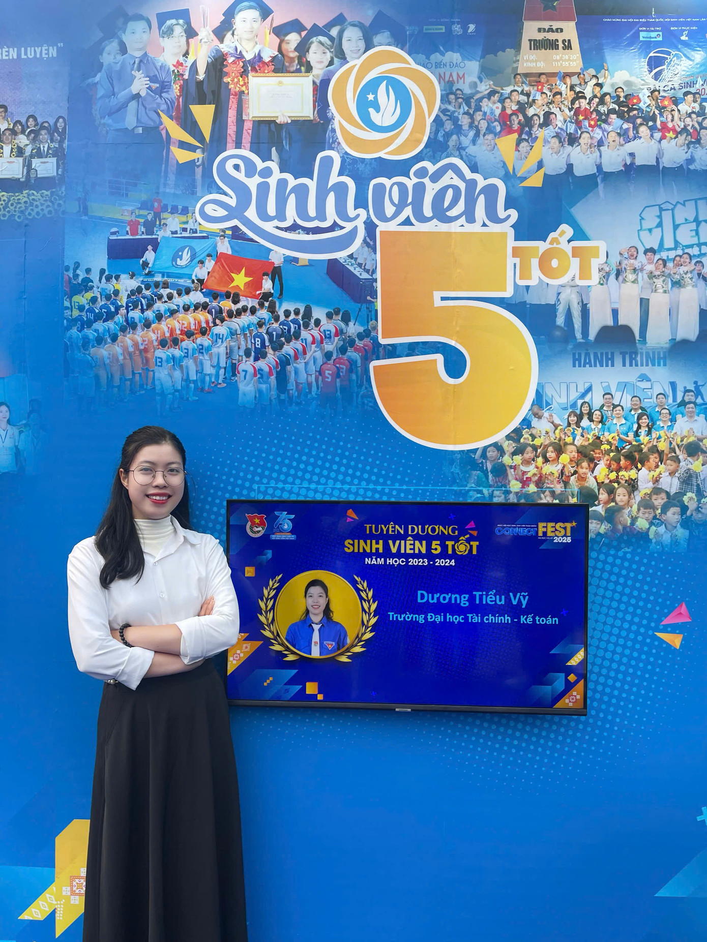 Để chạm tay tới danh hiệu "Sinh viên 5 tốt", Tiểu Vỹ đã không ngừng cố gắng hoàn thiện bản thân ở cả 5 tiêu chí.