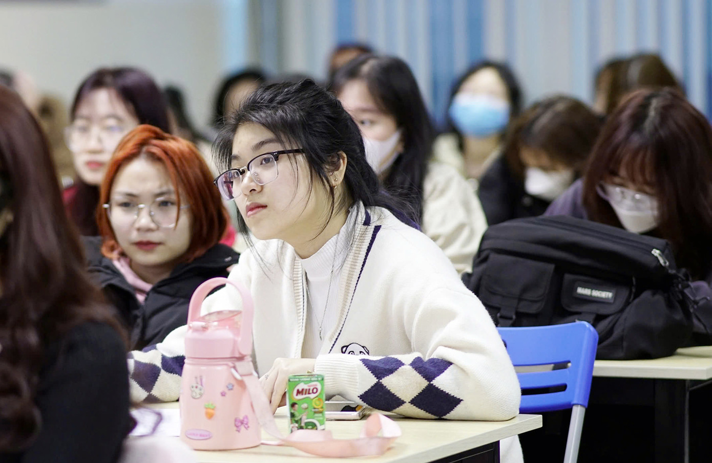 Sinh viên trong giảng đường trường ĐH Nguyễn Trãi. Sinh viên trong giảng đường trường ĐH Nguyễn Trãi.