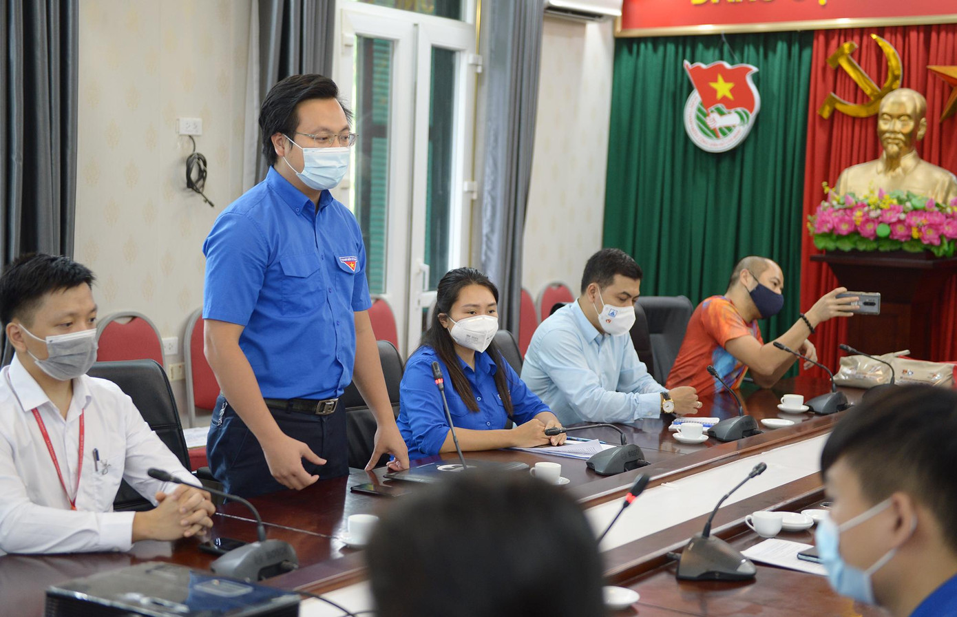 Anh Trần Quang Hưng, Phó Bí thư Thành Đoàn, Chủ tịch Hội Sinh viên TP. Hà Nội phát biểu tại chương trình. Anh Trần Quang Hưng, Phó Bí thư Thành Đoàn, Chủ tịch Hội Sinh viên TP. Hà Nội phát biểu tại chương trình.