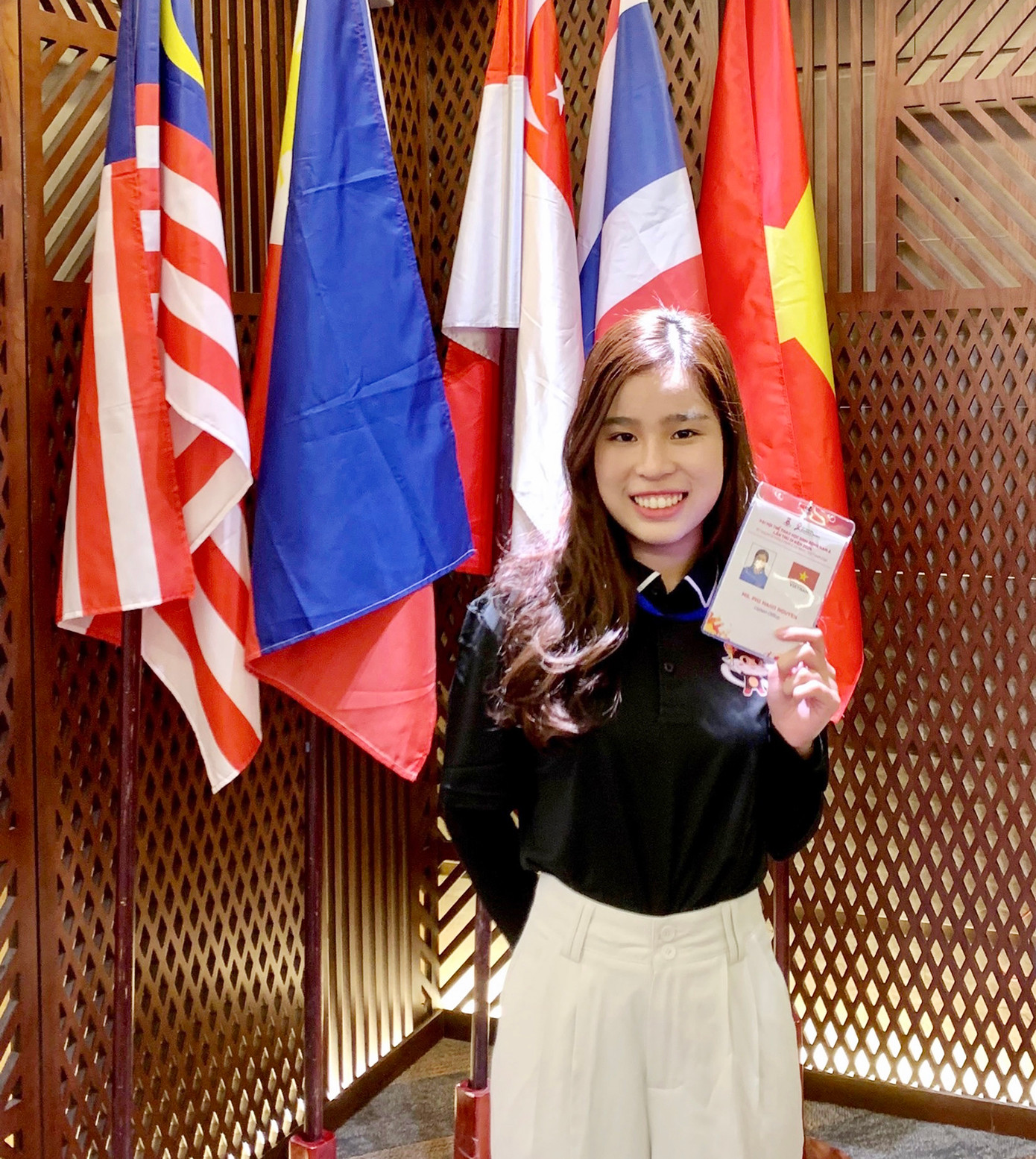 Phí Hạnh Nguyên tham gia hỗ trợ tại Hội nghị Trưởng đoàn Đại hội Thể thao học sinh Đông Nam Á lần thứ 13 (ASEAN Schools Games 13). Ảnh: NVCC