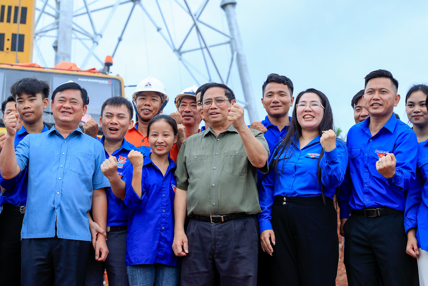 Thủ tướng biểu dương tinh thần “đâu cần thanh niên có, đâu khó có thanh niên”. Ảnh: VGP/Nhật Bắc