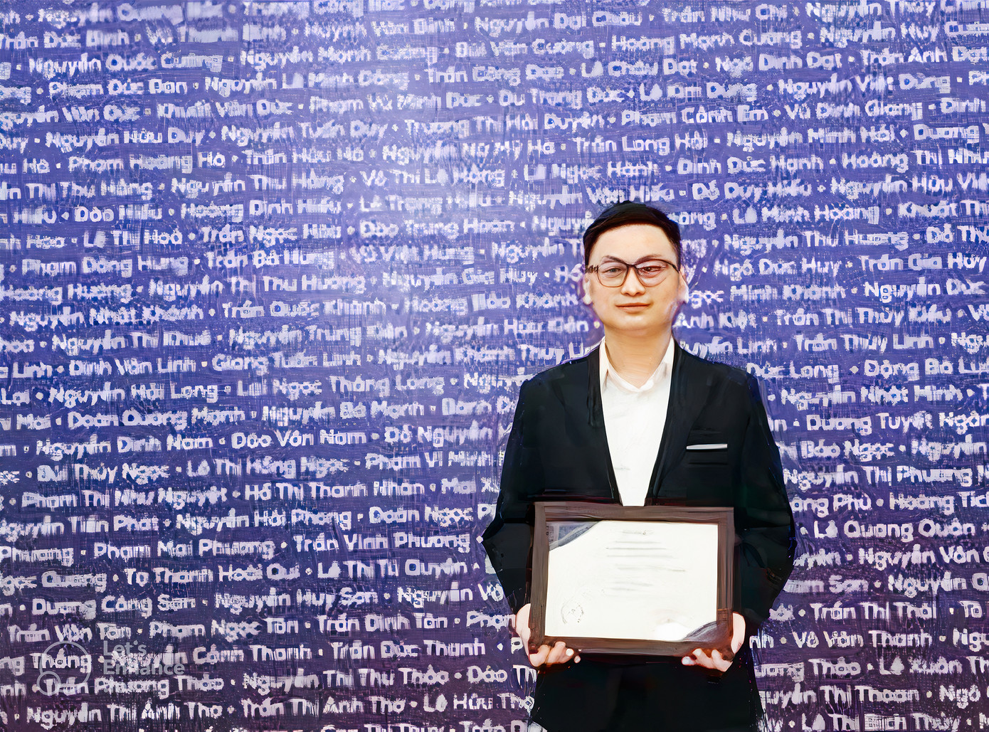 TS Trương Hải Bằng nhận nhiều học bổng danh giá. Ảnh: NVCC