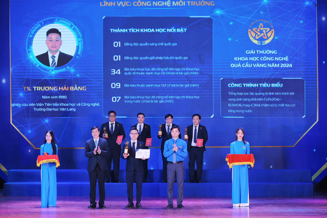 TS Trương Hải Bằng nhận Giải thưởng 'Quả Cầu Vàng' năm 2024. Ảnh: DƯƠNG TRIỀU