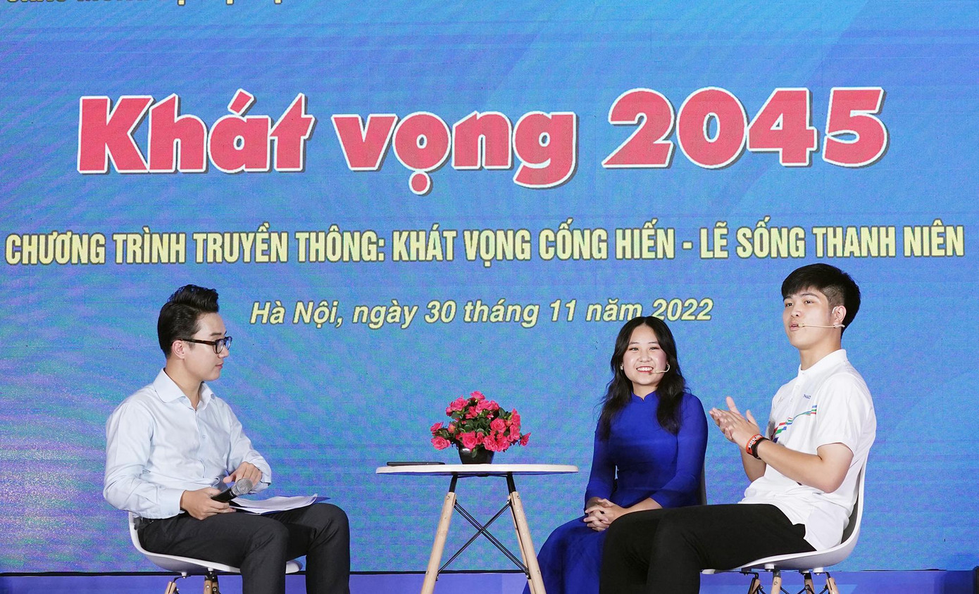 Tại chương trình, học sinh đã có cuộc giao lưu trò chuyện thú vị với các khách mời đặc biệt. Ảnh: NGỌC THẮNG Tại chương trình, học sinh đã có cuộc giao lưu trò chuyện thú vị với các khách mời đặc biệt. Ảnh: NGỌC THẮNG