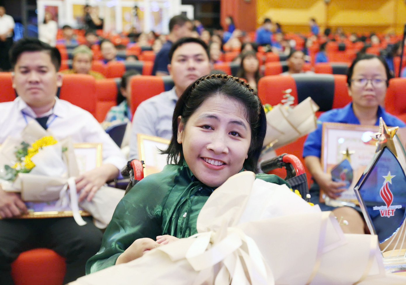 Những thanh niên khuyết tật tiêu biểu được vinh danh tại chương trình.