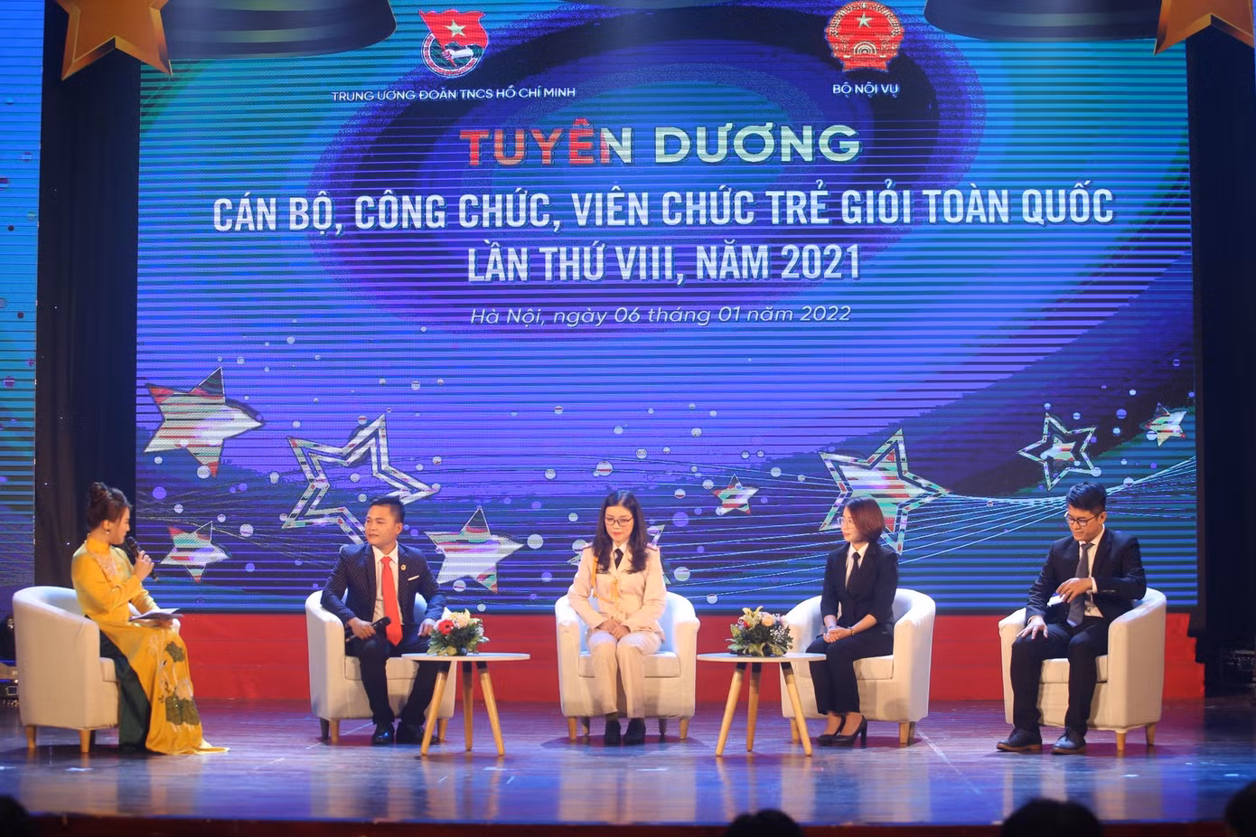 Tuyên dương 44 'Cán bộ, công chức, viên chức trẻ giỏi' toàn quốc năm 2021 ảnh 3