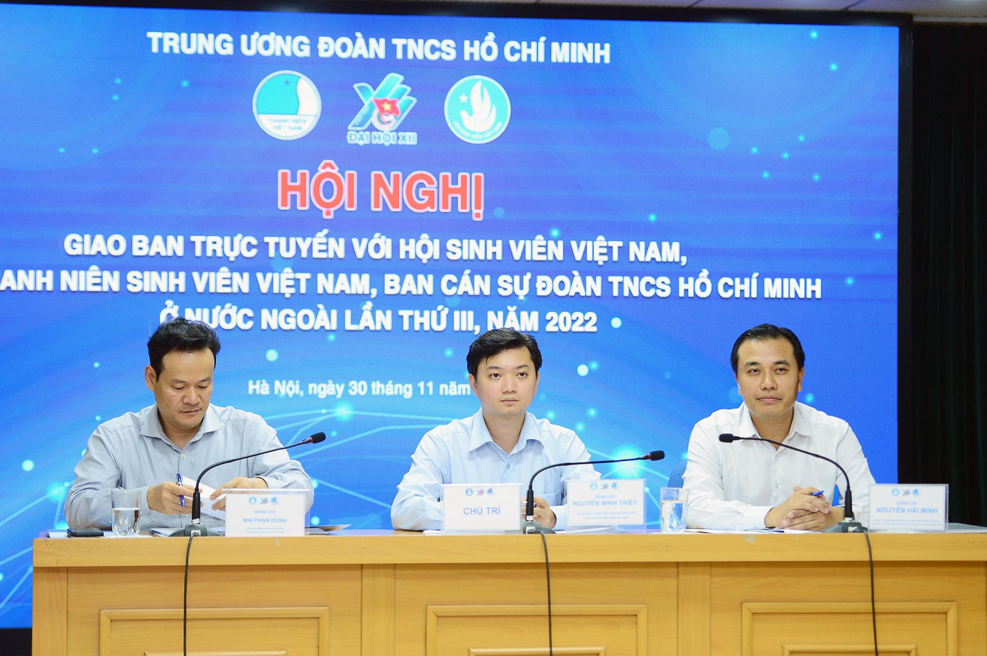 Hội nghị diễn ra dưới hình thức trực tiếp kết hợp trực tuyến, với sự tham gia của đại diện Bộ Ngoại giao, Ủy ban Nhà nước về người Việt Nam ở nước ngoài, T.Ư Đoàn, T.Ư Hội Sinh viên Việt Nam, T.Ư Hội LHTN Việt Nam, Đảng ủy Đại sứ quán Việt Nam, cùng 13 Hội Sinh viên Việt Nam, 5 Hội Thanh niên Sinh viên Việt Nam, 4 Ban Cán sự Đoàn ở nước ngoài. Ảnh: DƯƠNG TRIỀU