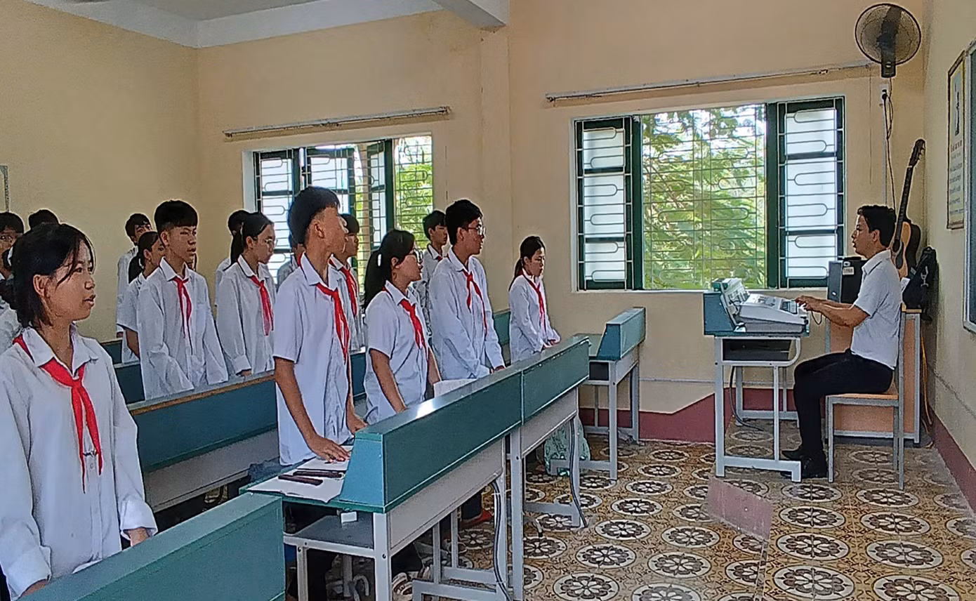 Thầy giáo Mai Ngọc Tú là một trong 60 gương giáo viên được tuyên dương trong chương trình "Chia sẻ cùng thầy cô" năm 2024, do T.Ư Hội LHTN Việt Nam, Bộ GD - ĐT, Tập đoàn Thiên Long phối hợp tổ chức. Thầy giáo Mai Ngọc Tú là một trong 60 gương giáo viên được tuyên dương trong chương trình "Chia sẻ cùng thầy cô" năm 2024, do T.Ư Hội LHTN Việt Nam, Bộ GD - ĐT, Tập đoàn Thiên Long phối hợp tổ chức.