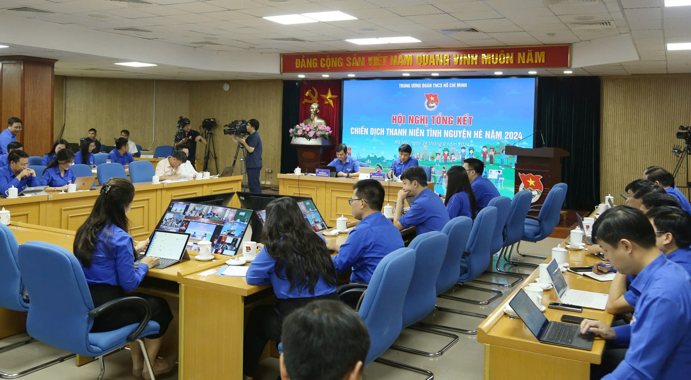 Hội nghị diễn ra theo hình thức trực tiếp và trực tuyến.