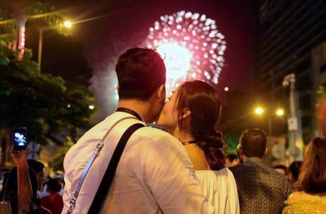 Hà Nội sẽ bắn pháo hoa tại 30 điểm đón Giao thừa Tết Ất Tỵ 2025. Ảnh minh hoạ