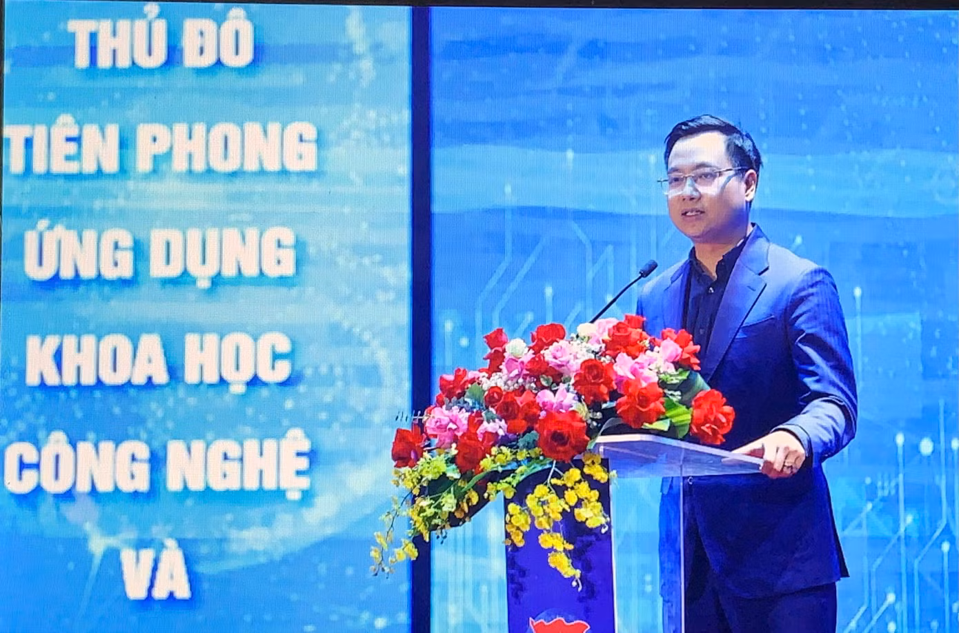 Anh Trần Quang Hưng – Phó Bí thư Thành Đoàn Hà Nội phát biểu khai mạc chương trình.