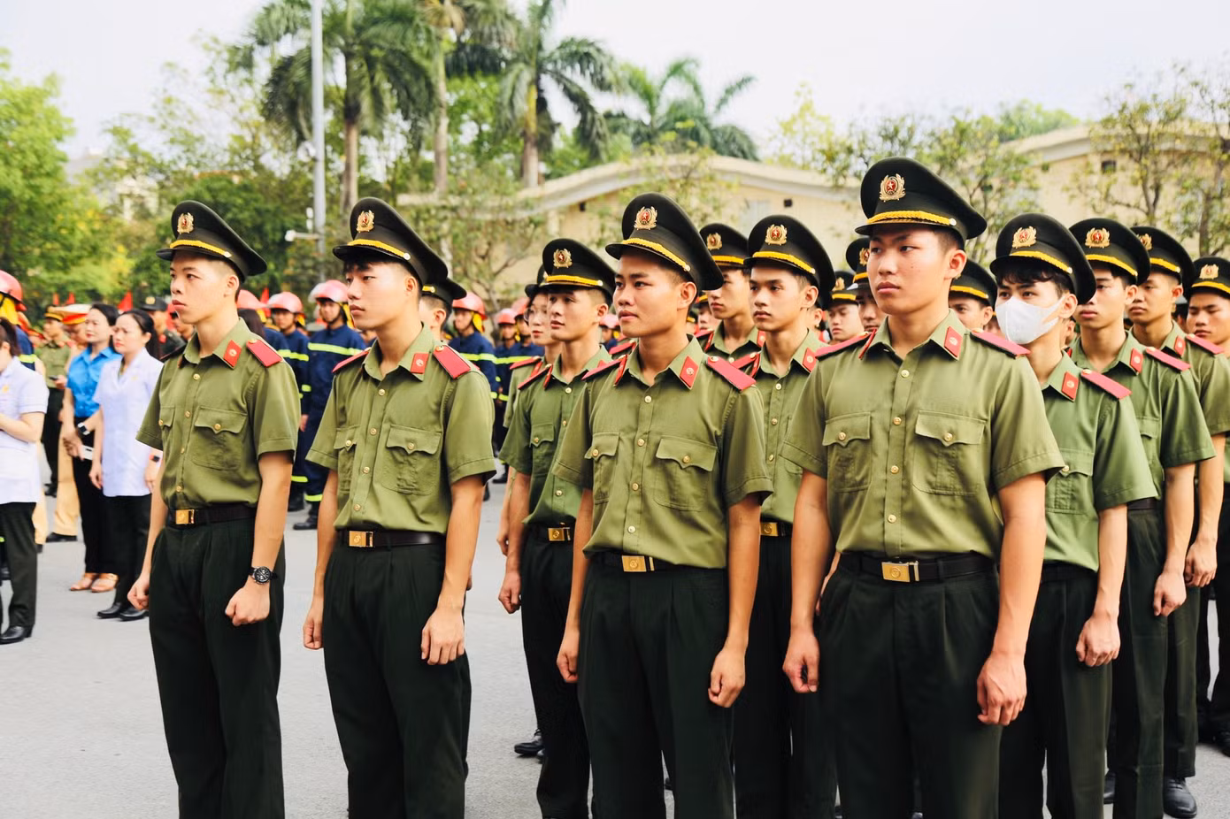 Các đội hình tình nguyện của Thanh niên Công an tại Lễ ra quân.