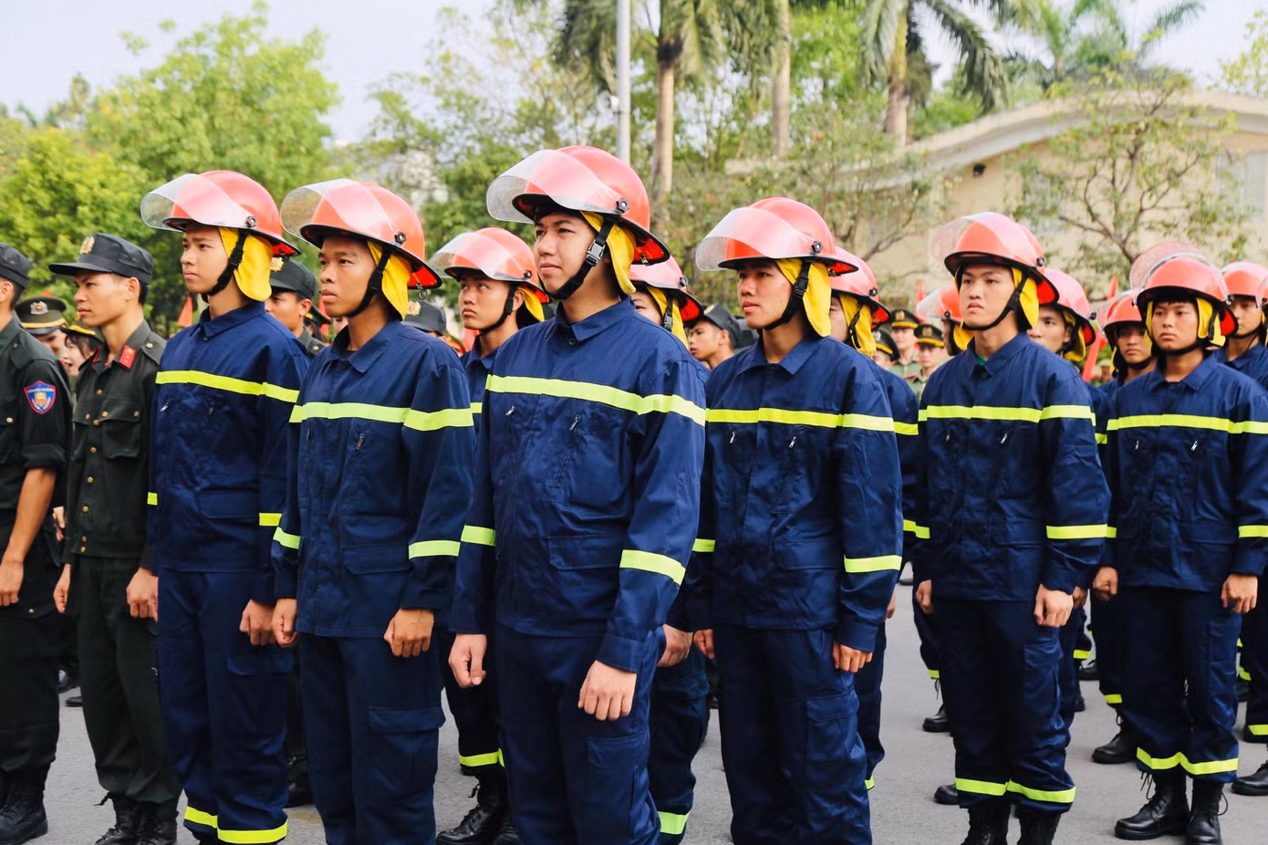 Các đội hình tình nguyện của Thanh niên Công an tại Lễ ra quân.