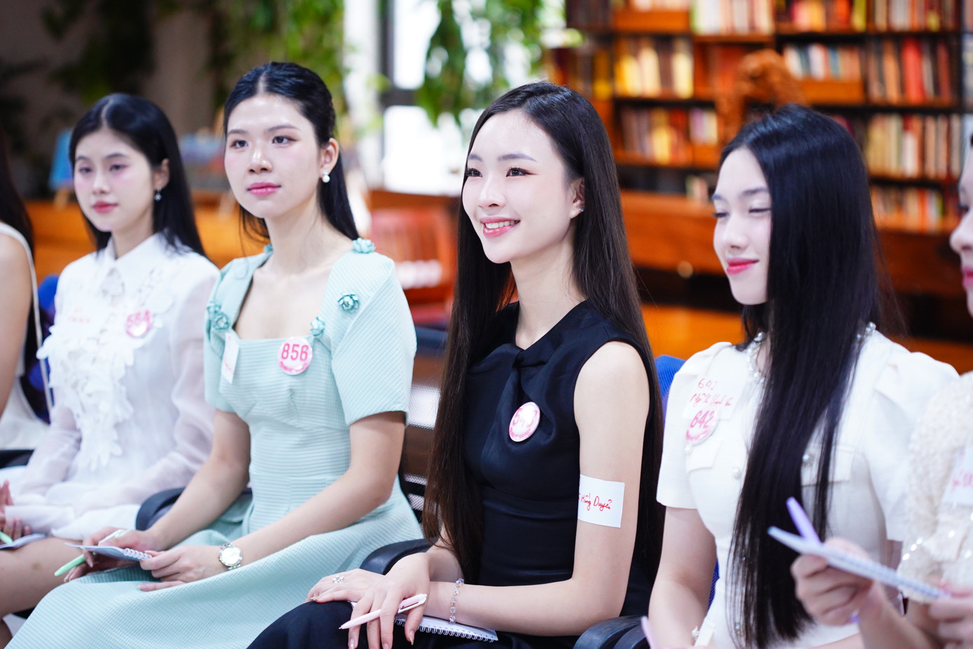 Người đẹp 'Hoa hậu Việt Nam' 2024 đã có buổi tập huấn kỹ năng hùng biện. Người đẹp 'Hoa hậu Việt Nam' 2024 đã có buổi tập huấn kỹ năng hùng biện.