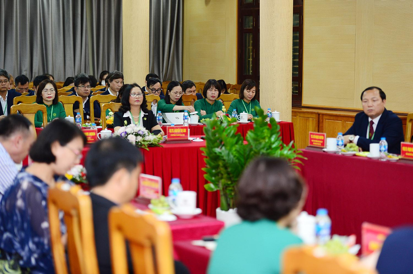 Hội thảo "Hành trình khởi nghiệp từ trung học phổ thông" được tổ chức theo hình thức trực tiếp và trực tuyến. Hội thảo "Hành trình khởi nghiệp từ trung học phổ thông" được tổ chức theo hình thức trực tiếp và trực tuyến.