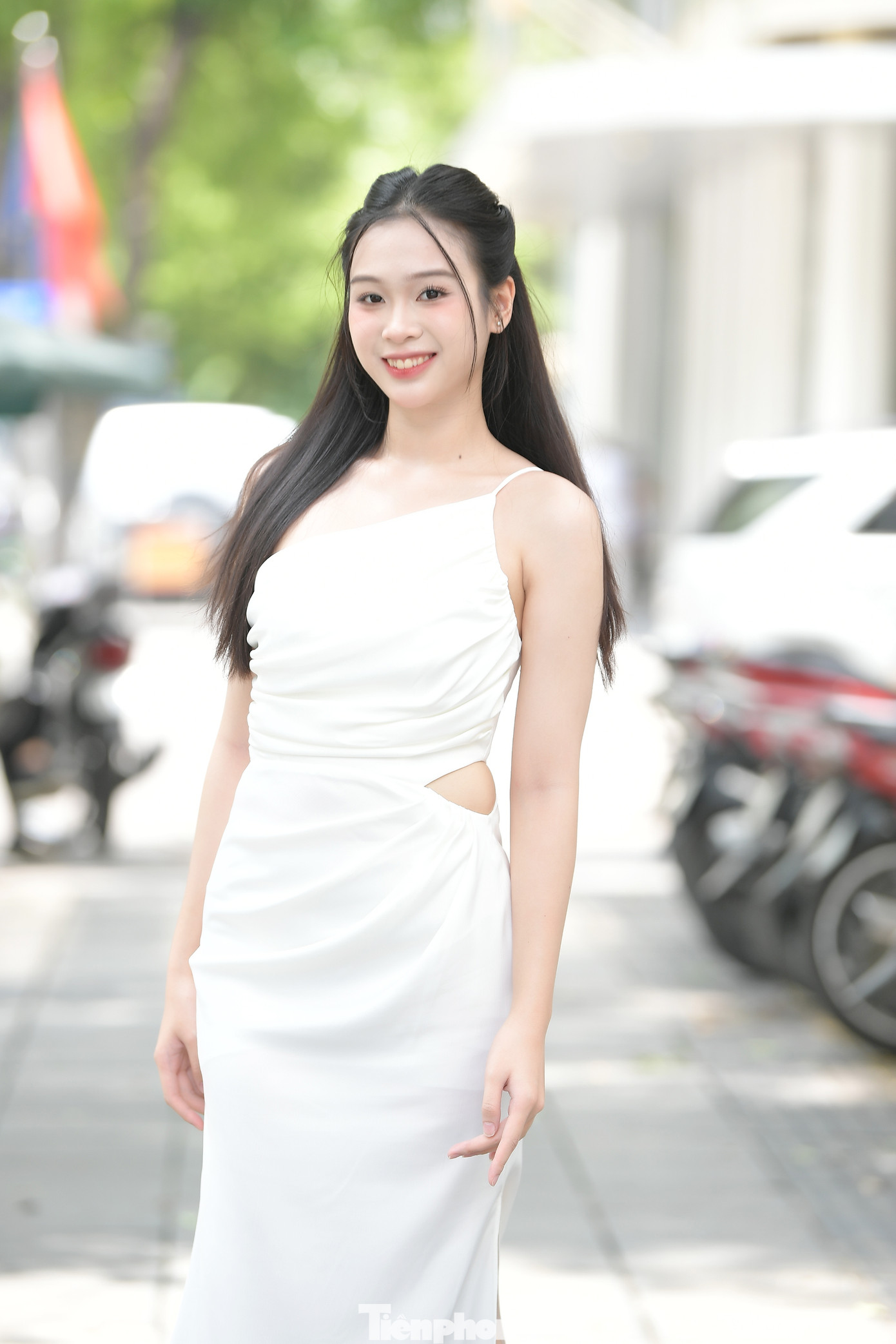 Nói về sự trưởng thành trong cuộc thi, Khánh Linh cho biết cô đã cải thiện nhiều về kỹ năng trình diễn sân khấu, cách giao tiếp và kiểm soát cảm xúc. Trước đó, Khánh Linh rơi vào trạng thái lo sợ mỗi lần bước lên sân khấu, không thể làm chủ sân khấu. Nhờ có sự hướng dẫn từ ê-kíp Hoa hậu Việt Nam, cô dần tự tin và có những phút giây toả sáng. Nói về sự trưởng thành trong cuộc thi, Khánh Linh cho biết cô đã cải thiện nhiều về kỹ năng trình diễn sân khấu, cách giao tiếp và kiểm soát cảm xúc. Trước đó, Khánh Linh rơi vào trạng thái lo sợ mỗi lần bước lên sân khấu, không thể làm chủ sân khấu. Nhờ có sự hướng dẫn từ ê-kíp Hoa hậu Việt Nam, cô dần tự tin và có những phút giây toả sáng.