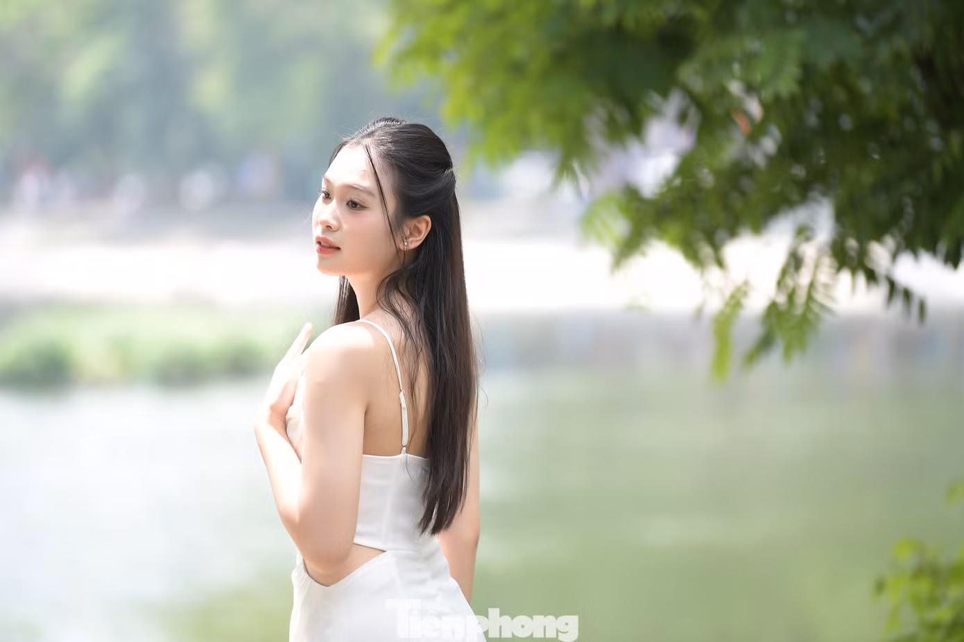 Khánh Linh cho biết cô cảm thấy vui và tự hào khi được xướng tên vào top 25. “Tôi vui vì luôn có gia đình, bạn bè và khán giả ủng hộ. Tôi cố gắng mỗi ngày để chạm tới giấc mơ Hoa hậu Việt Nam và tự hào khi đạt được từng cột mốc quan trọng trong hành trình này”, Khánh Linh nói.
