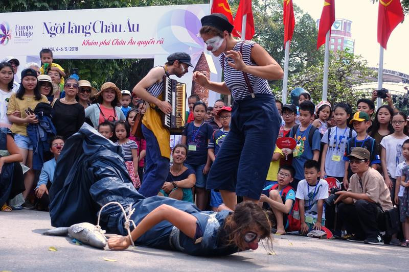 Sự kiện văn hóa châu Âu lớn nhất năm 2023 tại Việt Nam “Ngôi làng châu Âu”, chính thức trở lại sau 5 năm. Sự kiện văn hóa châu Âu lớn nhất năm 2023 tại Việt Nam “Ngôi làng châu Âu”, chính thức trở lại sau 5 năm.