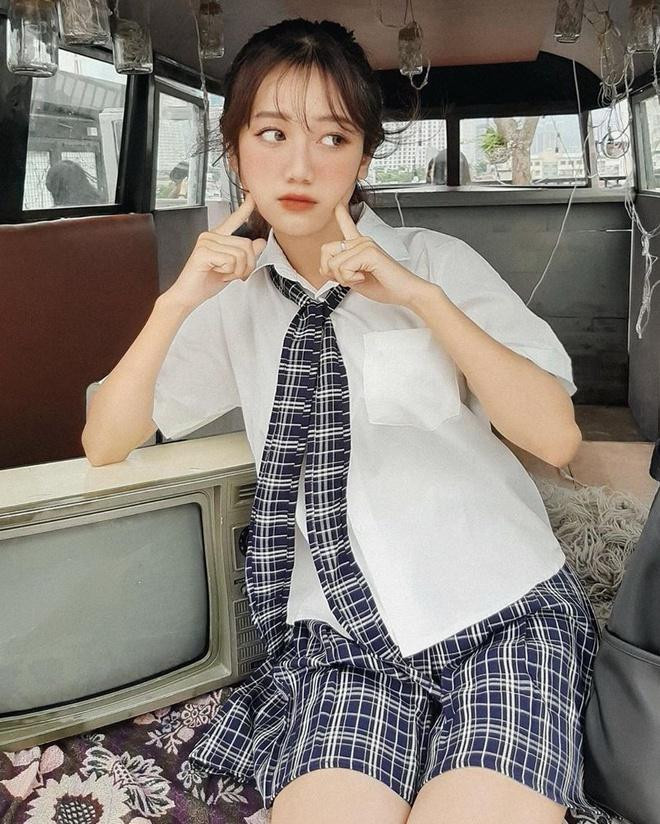 Đặng Phương Thảo đang thử sức với kinh doanh online và tự kiếm tiền trang trải học phí cũng như tiêu vặt. “Mình muốn theo đuổi con đường kinh doanh nên thi vào ngành Marketing. Trong thời gian tới, mình sẽ vừa học tập, vừa duy trì công việc kinh doanh. Ngoài ra, nếu có lời mời làm mẫu ảnh, mình sẽ cân nhắc”, nữ sinh Lào Cai nói.