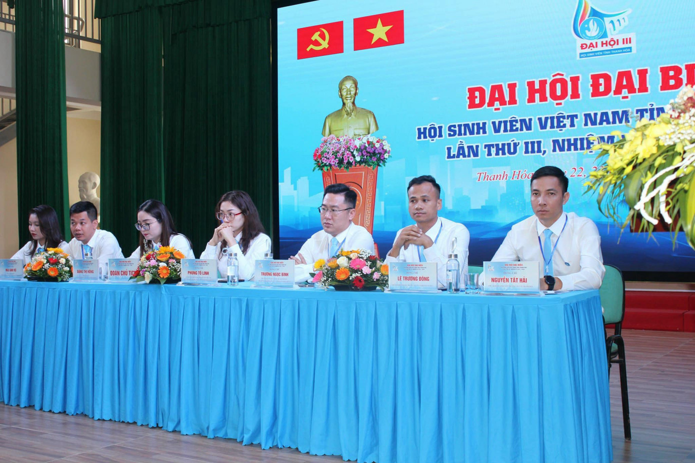 Đoàn Chủ tịch điều hành Đại hội. Đoàn Chủ tịch điều hành Đại hội.